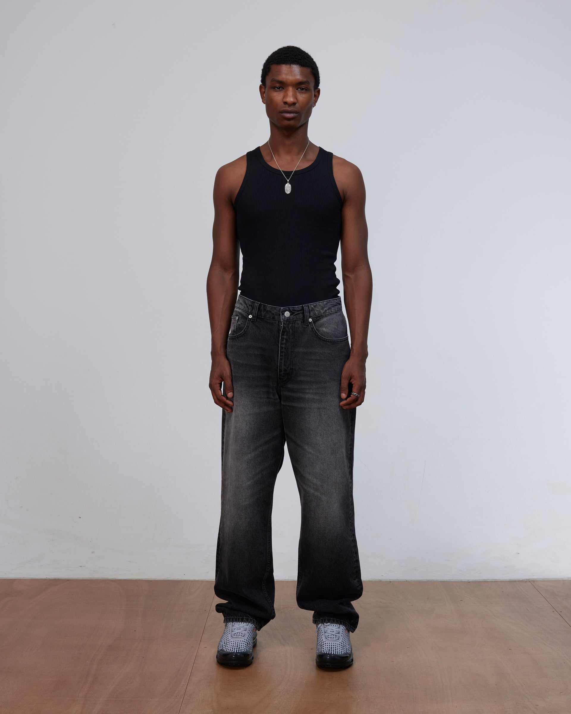 Patta Dark Dirty Whiskers Baggy Denim Pants (Black)